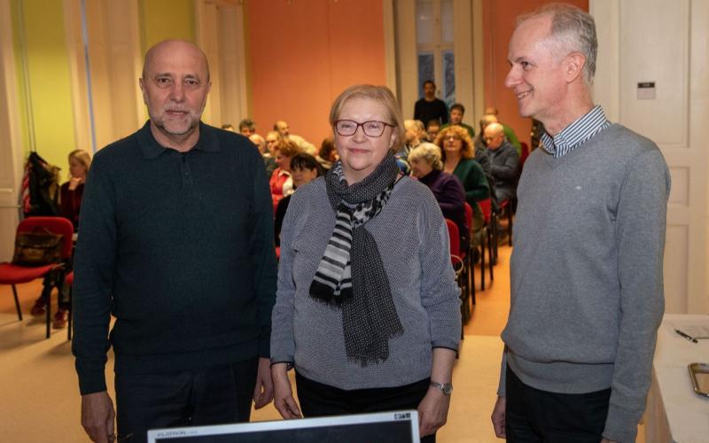 Kép: N�zz fel, ezt l�thatod a v�ros h�zain